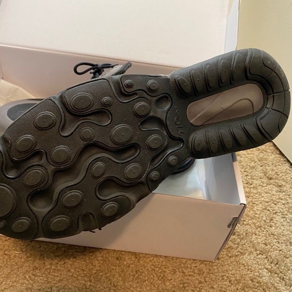 Airmax 270 react - Picture 3 of 4
